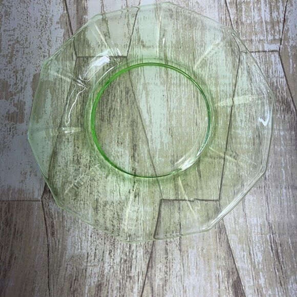 Cambridge Green Depression Glass Uranium UV Glow‎ Decagon Salad Plate Vintage - Picture 3 of 7